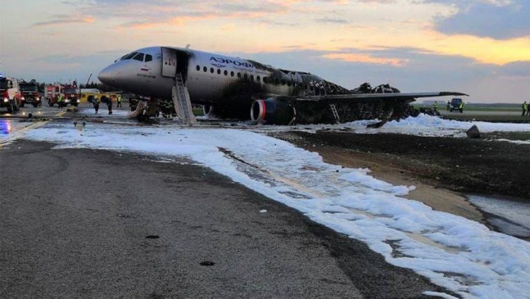 Πολύνεκρη αεροπορική τραγωδία στη Μόσχα (pics + vids)