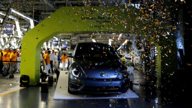Η Volkswagen αποχαιρετά τον θρυλικό «σκαραβαίο»