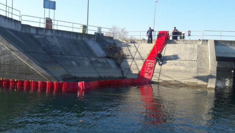 Νέα ρύπανση στο νερό της Θεσσαλονίκης (pics)