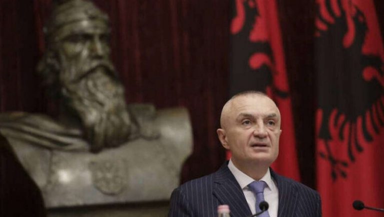 «Φουντώνει» η πολιτική κρίση στην Αλβανία