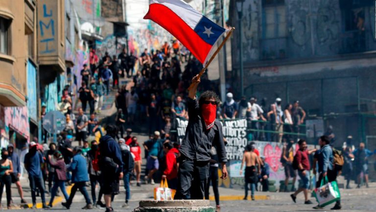 Χάος στη Χιλή: 11 νεκροί από τις ταραχές (vid)
