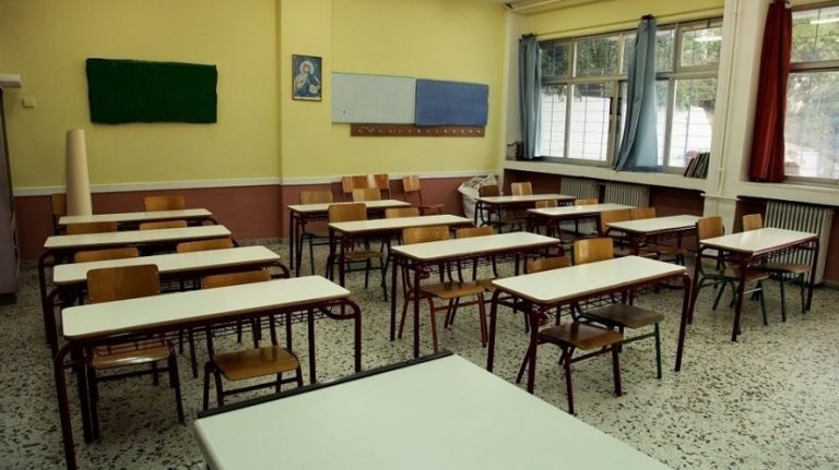 Θεσσαλονίκη: Μαχαίρωσαν νεαρό στο προαύλιο σχολείου!