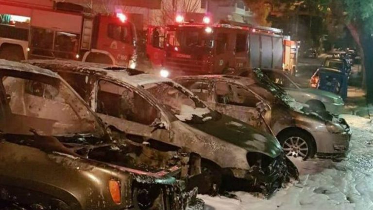 Νύχτα κόλασης στην Αττική με φωτιές σε 18 οχήματα!