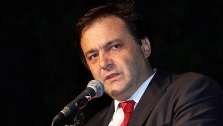 «Εκκωφαντική η σιωπή του Αυγενάκη»