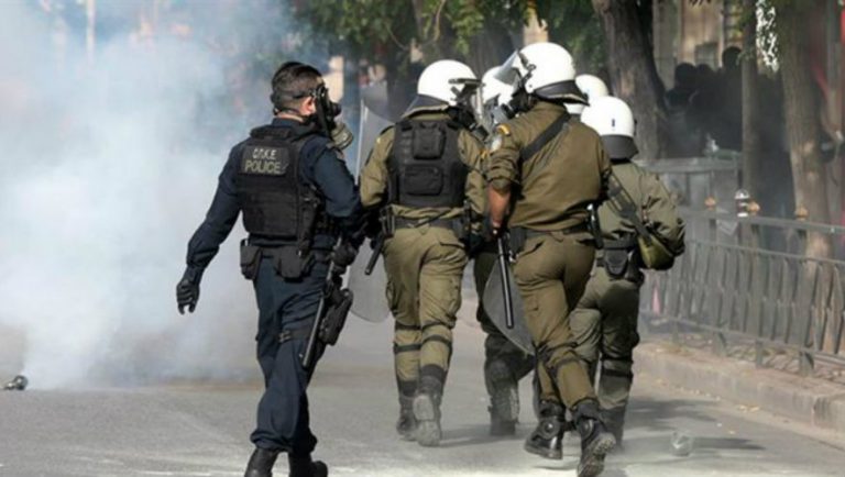 Επίθεση σε αστυνομικούς στην ΑΣΟΕΕ