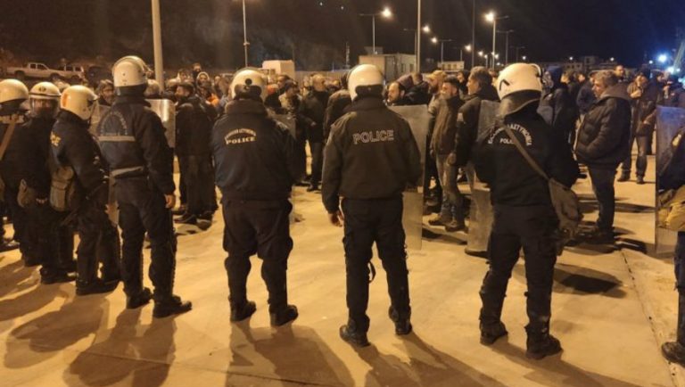 Λέσβος: Πολίτες με όπλα εναντίον αστυνομικών