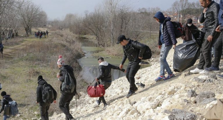 Έβρος: Οι πρόσφυγες επιστρέφουν στην Κωνσταντινούπολη