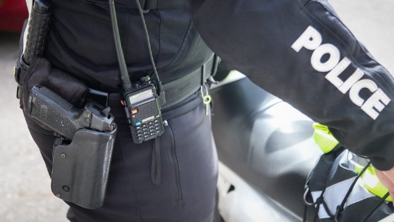 Διακινητής αλλοδαπών προσέκρουσε σε περιπολικό