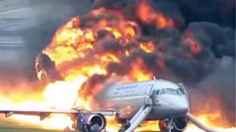 Σοκαριστικό video από την αεροπορική τραγωδία στη Μόσχα