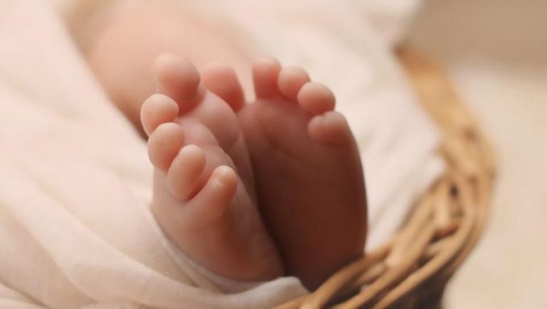 Επίσημο: Αυξάνεται το επίδομα γέννησης