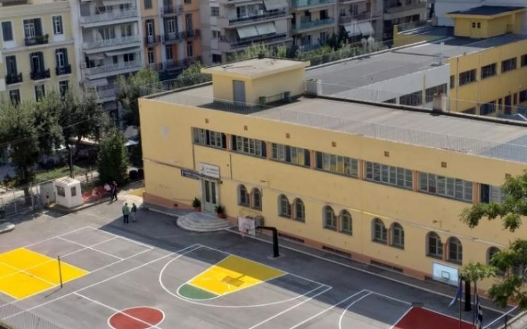 Θεσσαλονίκη: Οπαδικό μαχαίρωμα σε αυλή σχολείου