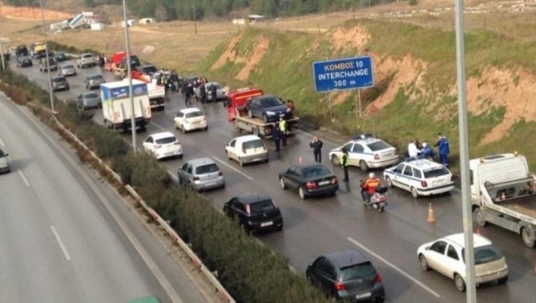 Θεσσαλονίκη: Τροχαίο στον Περιφερειακό με μία τραυματία