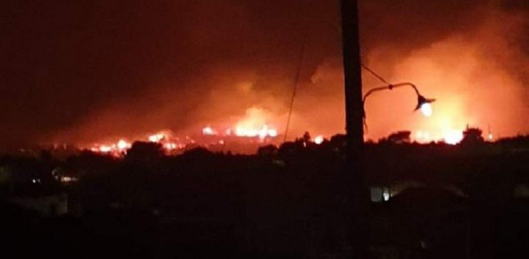 Ζάκυνθος: Ολονύχτια μάχη με τις φλόγες, εκκενώθηκαν οι Μαριές
