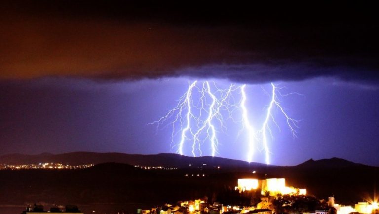 Καιρός: Πού θα χτυπήσουν τα φαινόμενα