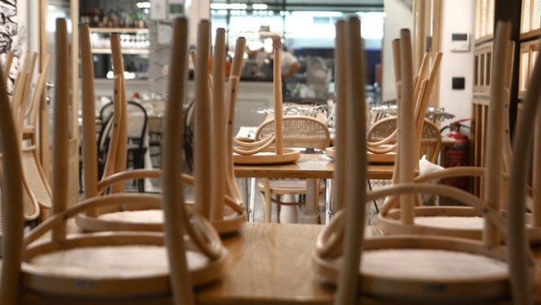 «2,3 δισ. για τη στήριξη επιχειρήσεων και νοικοκυριών»