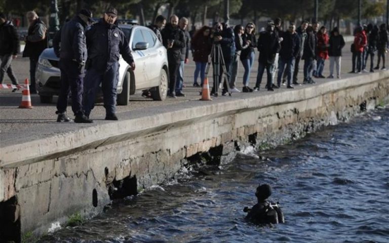 Θεσσαλονίκη: Δύο γυναίκες έπεσαν με το αυτοκίνητο στο Θερμαϊκό