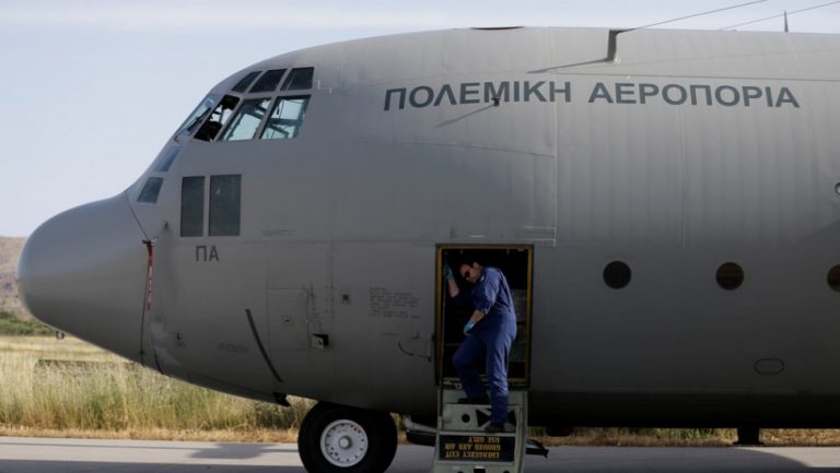 Σεισμός στη Σάμο: Στην Αθηνα με C-130 14χρονος