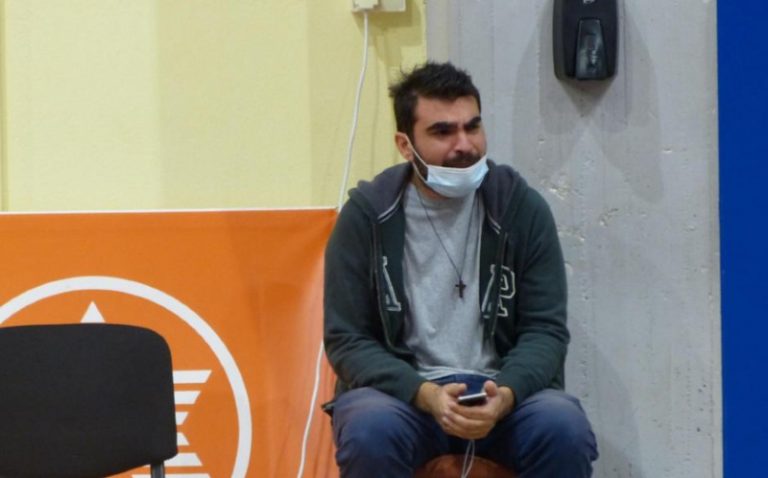 Ο γιατρός που με δάκρυα στα μάτια ήταν πιστός στο καθήκον
