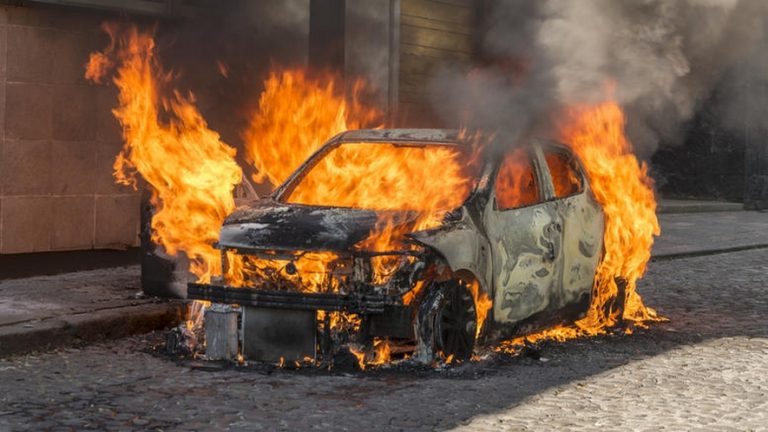 Φωτιά σε σταθμευμένο όχημα στη Δυτική Θεσσαλονίκη