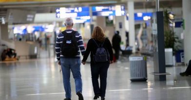 Κορονοϊός: Τέλος οι μάσκες σε αεροδρόμια