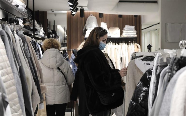 Ανοιχτά τα καταστήματα την Κυριακή