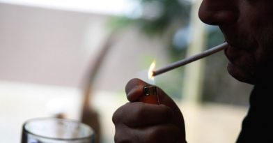 Βόμβα στη Νέα Ζηλανδία: Καταργείται ο αντικαπνιστικός νόμος