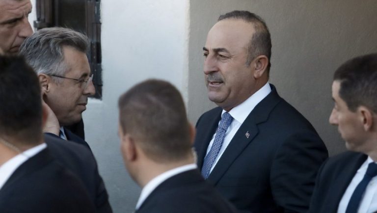 Μιλά  για «τουρκική μειονότητα» στην Ελλάδα ο Τσαβούσογλου