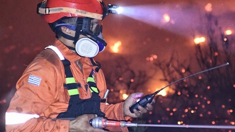 Φωτιά στον Σχίνο: Πύρινη «κόλαση»