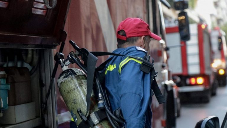 Θεσσαλονίκη: Φωτιά σε διαμέρισμα (video)