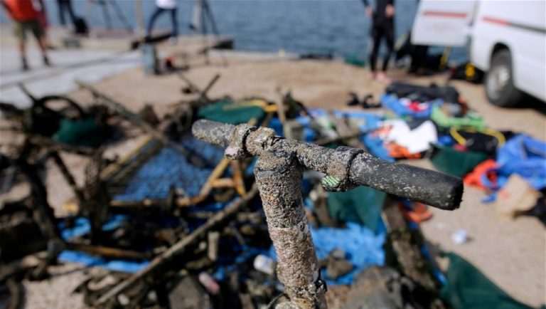 Απίστευτο: Βρήκαν μέχρι και… καρότσι στον Θερμαϊκό!