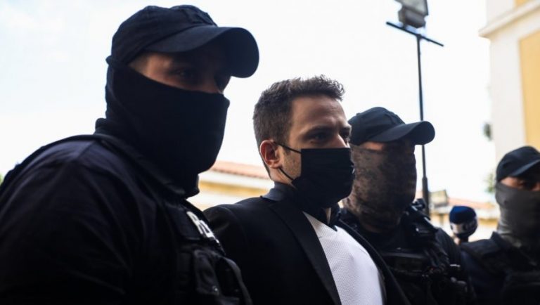 Γλυκά Νερά: Στον εισαγγελέα ο 32χρονος πιλότος (video)