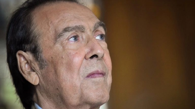 «Έφυγε» ο Τόλης Βοσκόπουλος (vid)