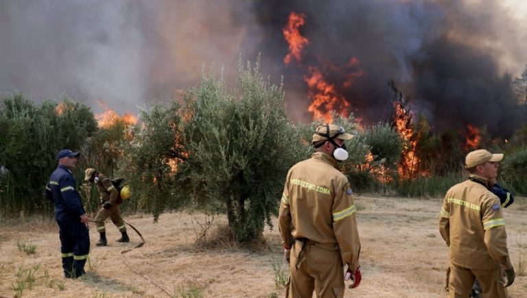 Εκτός ελέγχου η πυρκαγιά στην Ηλεία! (video)
