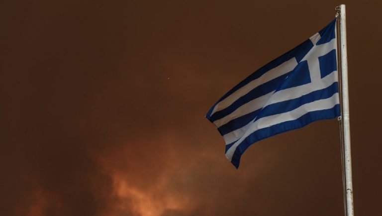 Φωτιά στην Εύβοια: «Μέχρι το πρωί της Δευτέρας θα έχουμε τελειώσει»