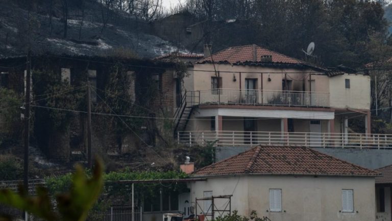 Πυρόπληκτοι: Πώς θα δοθούν τα 718,65 ευρώ