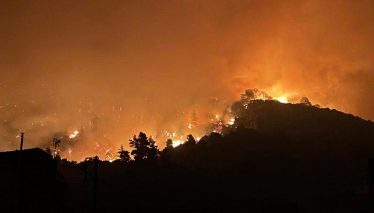 Πύρινη κόλαση σε Εύβοια και Ηλεία