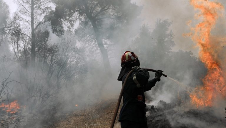Κρήτη: 90χρονος έβαλε φωτιά σε χωρίο του Ηρακλείου