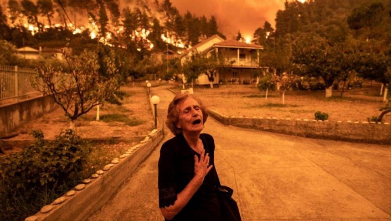 Φωτιά Εύβοια: Συγκλονίζει η γιαγιά Παναγιώτα (pics-vids)