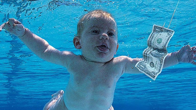 Το γυμνό μωρό του «Nevermind» μηνύει τους Nirvana!