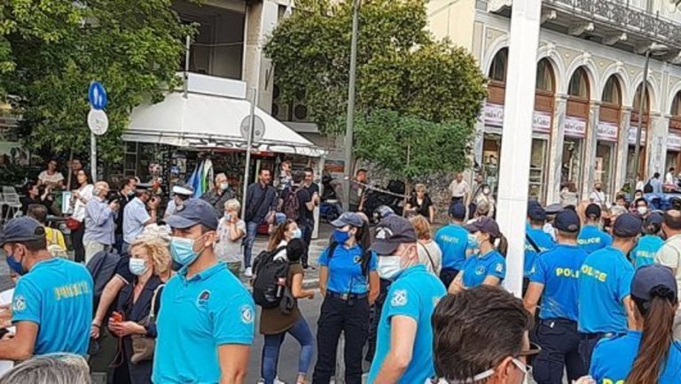 Μίκης Θεοδωράκης: Ένταση στο λαϊκό προσκύνημα (video)