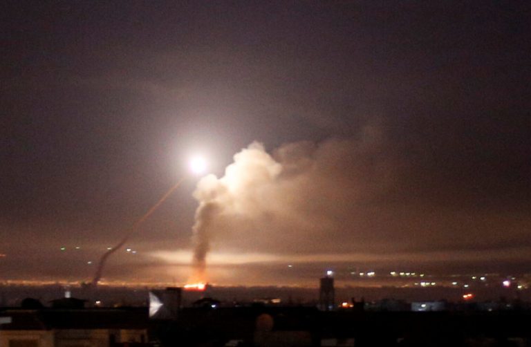 Ισραηλινοί πύραυλοι έπληξαν στρατιωτικό αεροδρόμιο