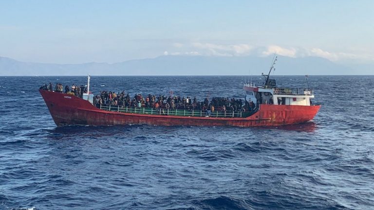 Κρήτη: Γιγαντιαία επιχείρηση του Λιμενικού (video)