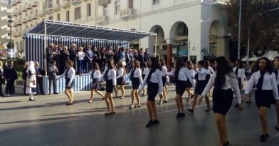 Θεσσαλονίκη: Μεγαλοπρεπώς γιορτάζει η πόλη την 25η Μαρτίου