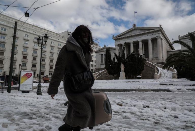 Παρατείνεται και την Τετάρτη (26/1) η γενική αργία