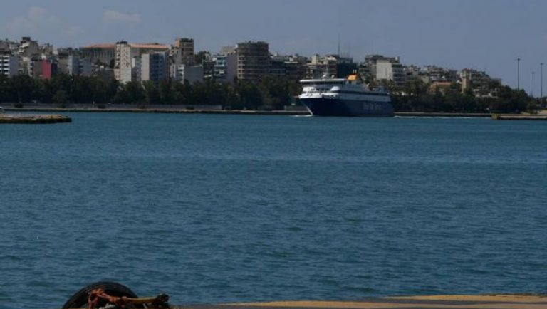 Πειραιάς: 66χρονος έπεσε στο λιμάνι