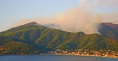 Πυρκαγιά στη Θάσο: Μήνυμα 112 για προληπτική εκκένωση