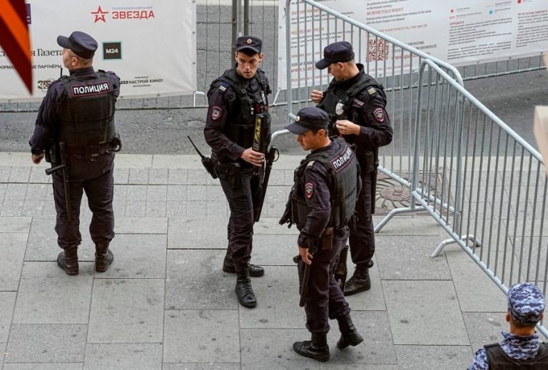 Συναγερμός στη Ρωσία: 6 νεκροί σε σχολείο (vid)