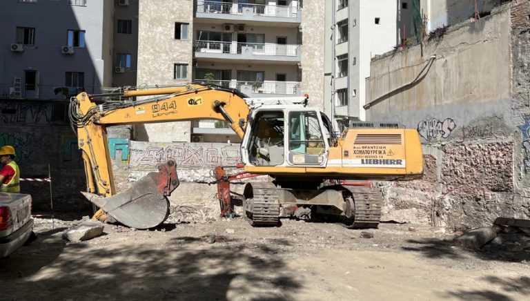 Γεμάτο οβίδες εργοτάξιο στη Θεσσαλονίκη (video)