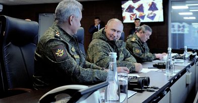 Στα «μαχαίρια» ο Πούτιν με τον στρατό του
