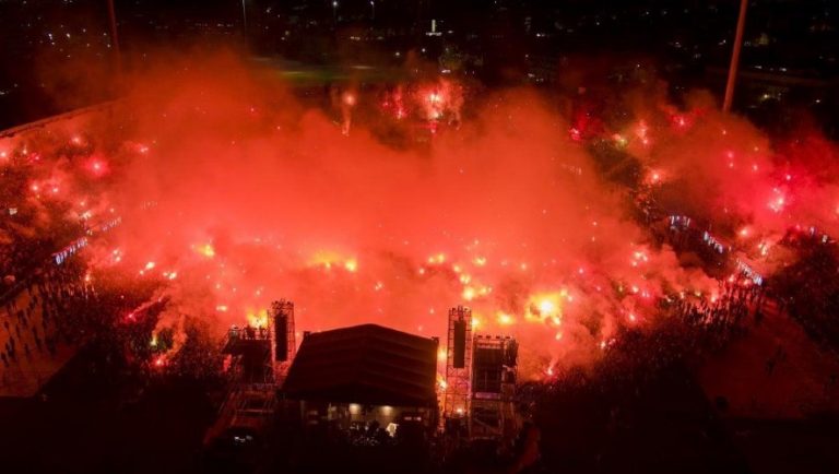 ΛΕΞ: Αποθέωση στη μεγαλύτερη hip hop συναυλία (videos)